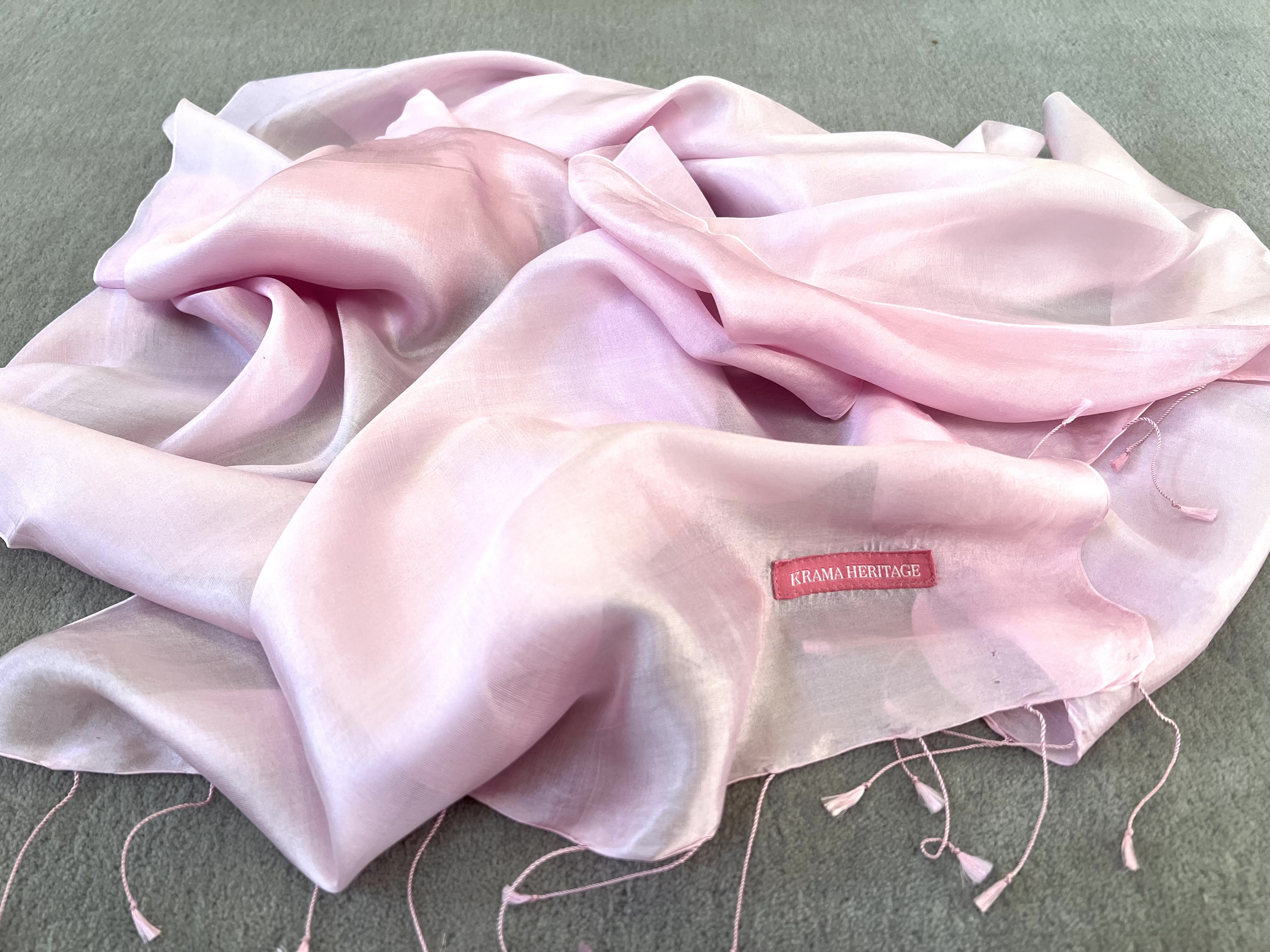 Le Krama Soyeux Rose Clair 8