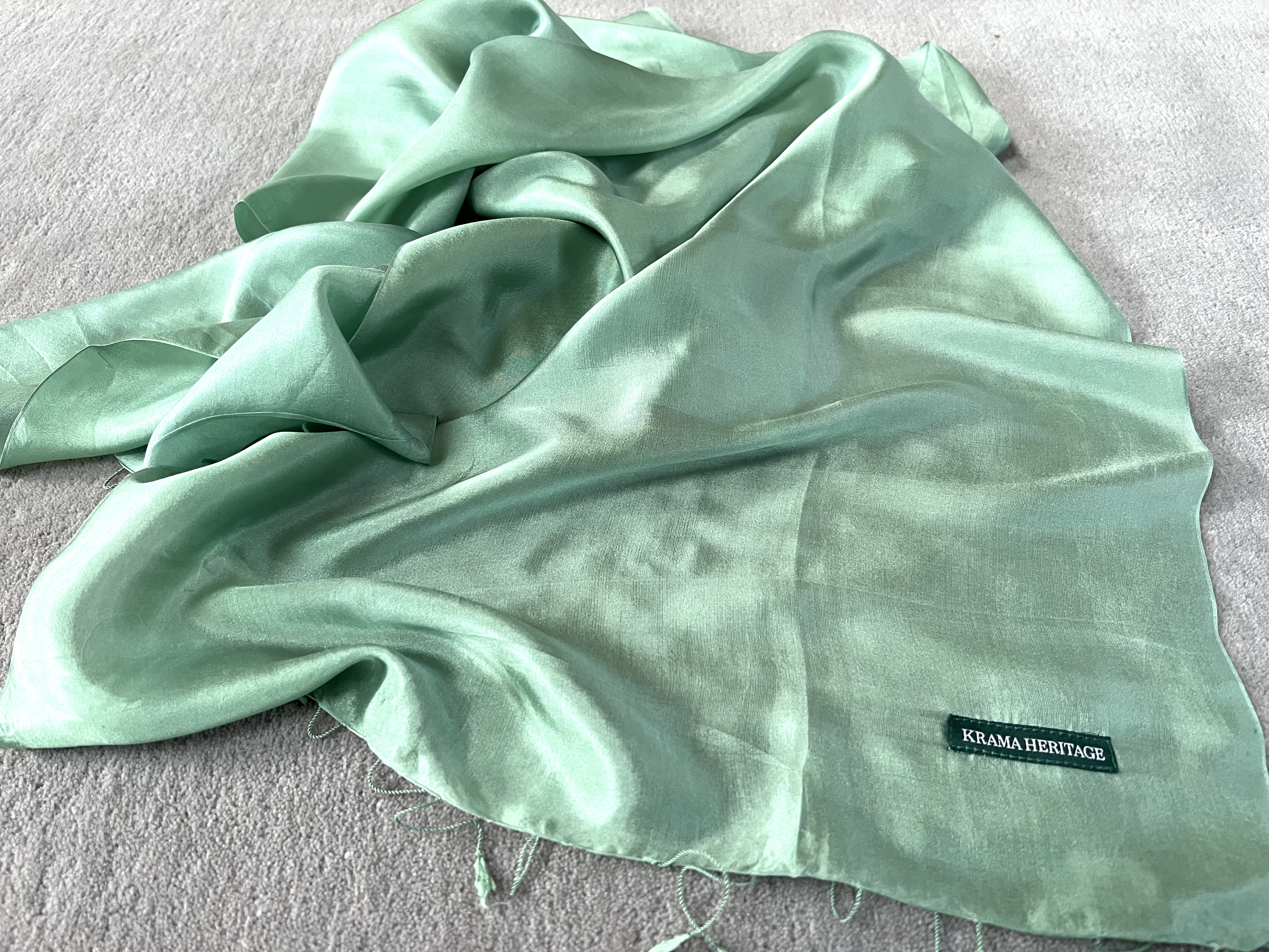 Le Krama Soyeux Vert Pomme 8