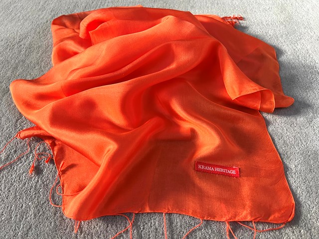 Le Krama Soyeux Orangé 8