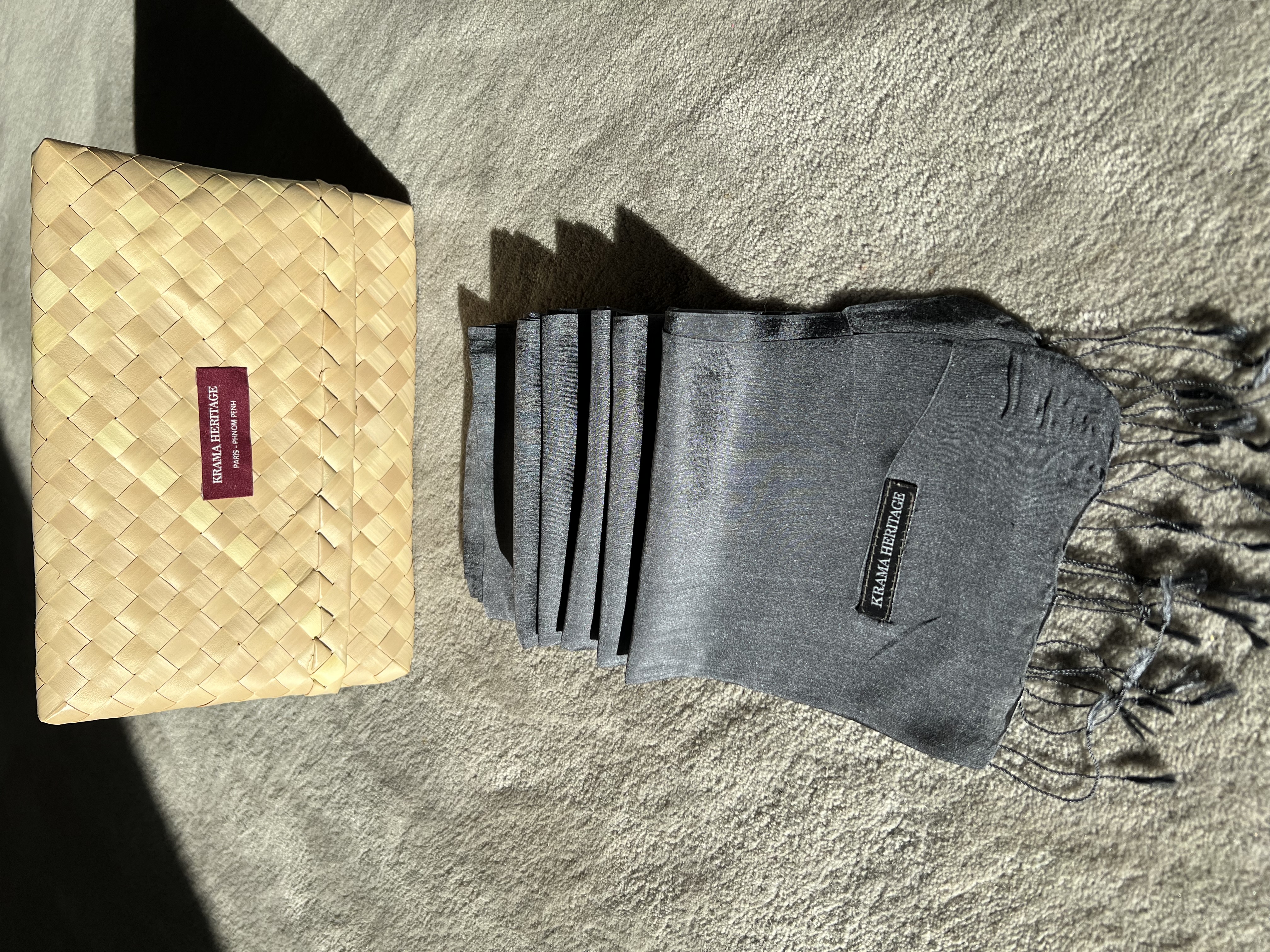 Le Krama Soyeux Noir d'Ivoire 6