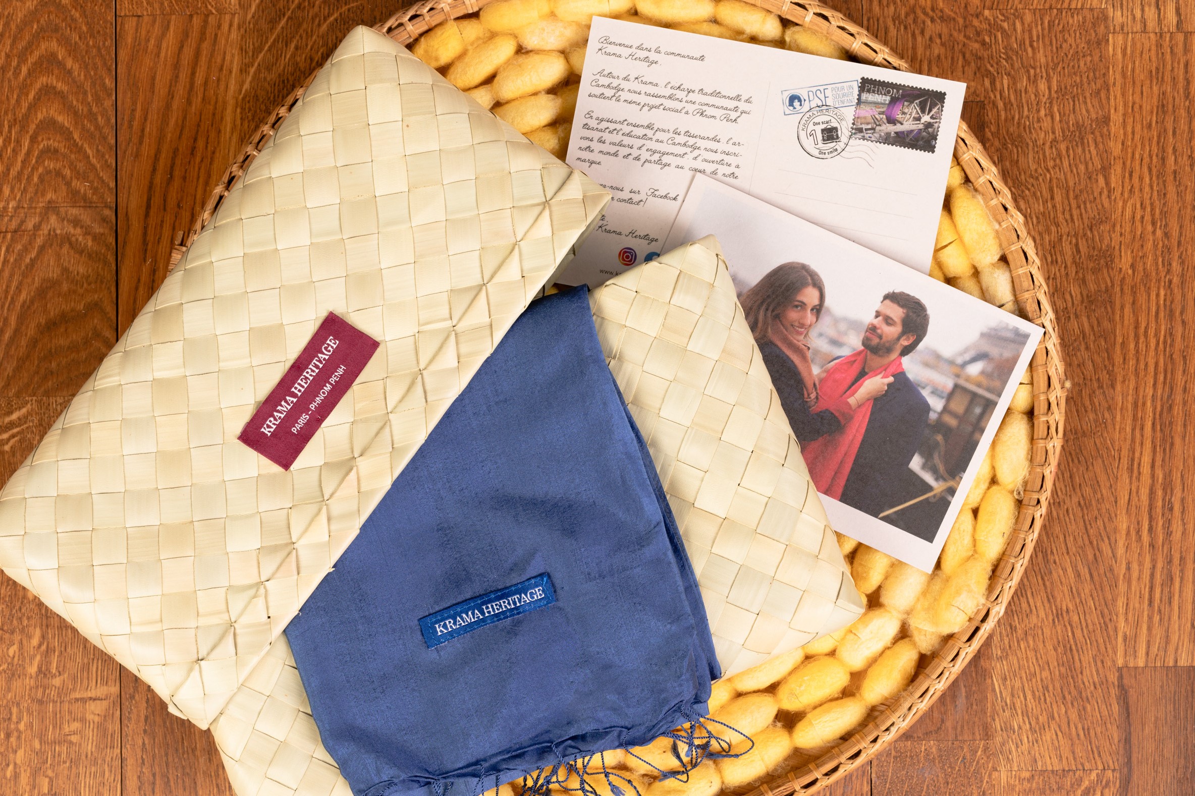 Le Krama Soyeux Bleu Marine 2