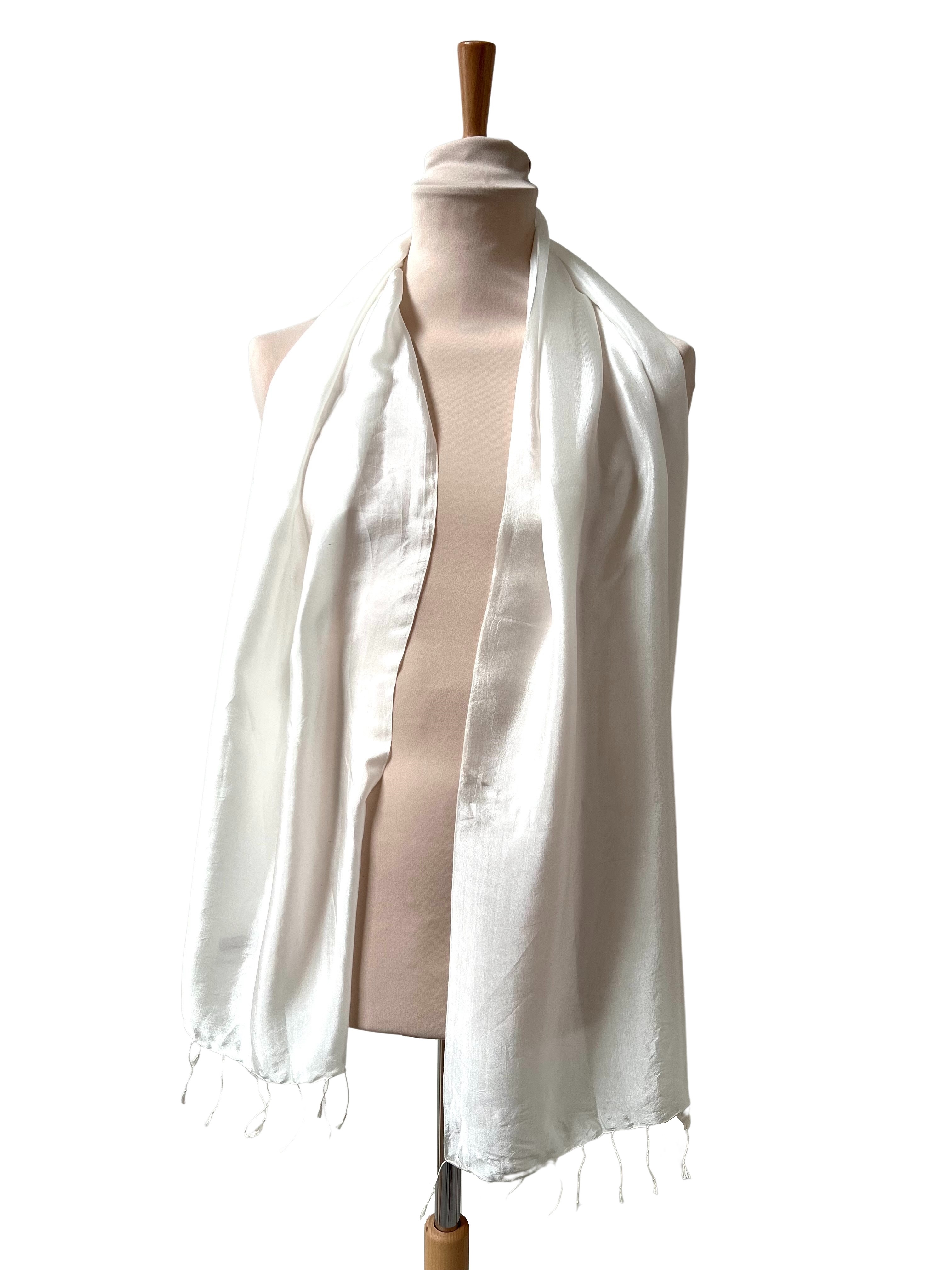 Le Krama Soyeux Blanc Neige 5