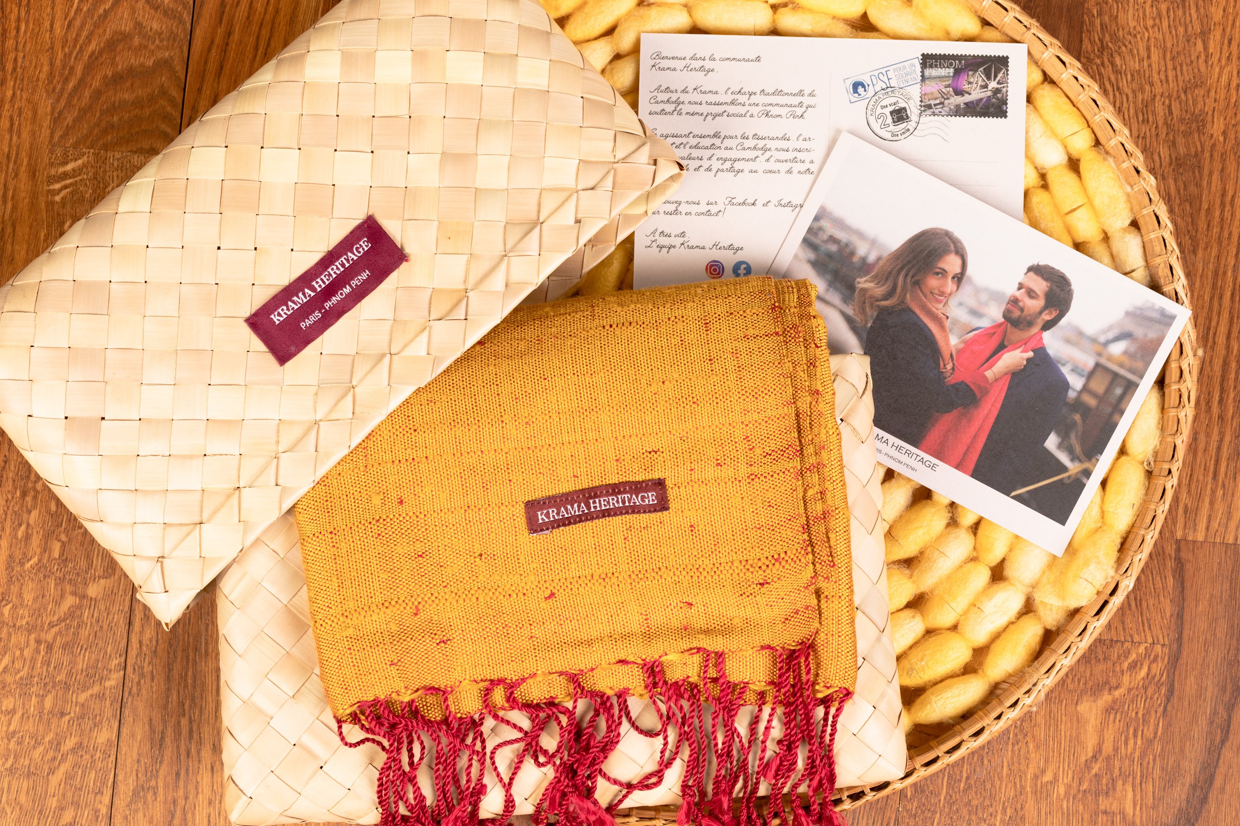 Le Grand Krama Texturé Or 2