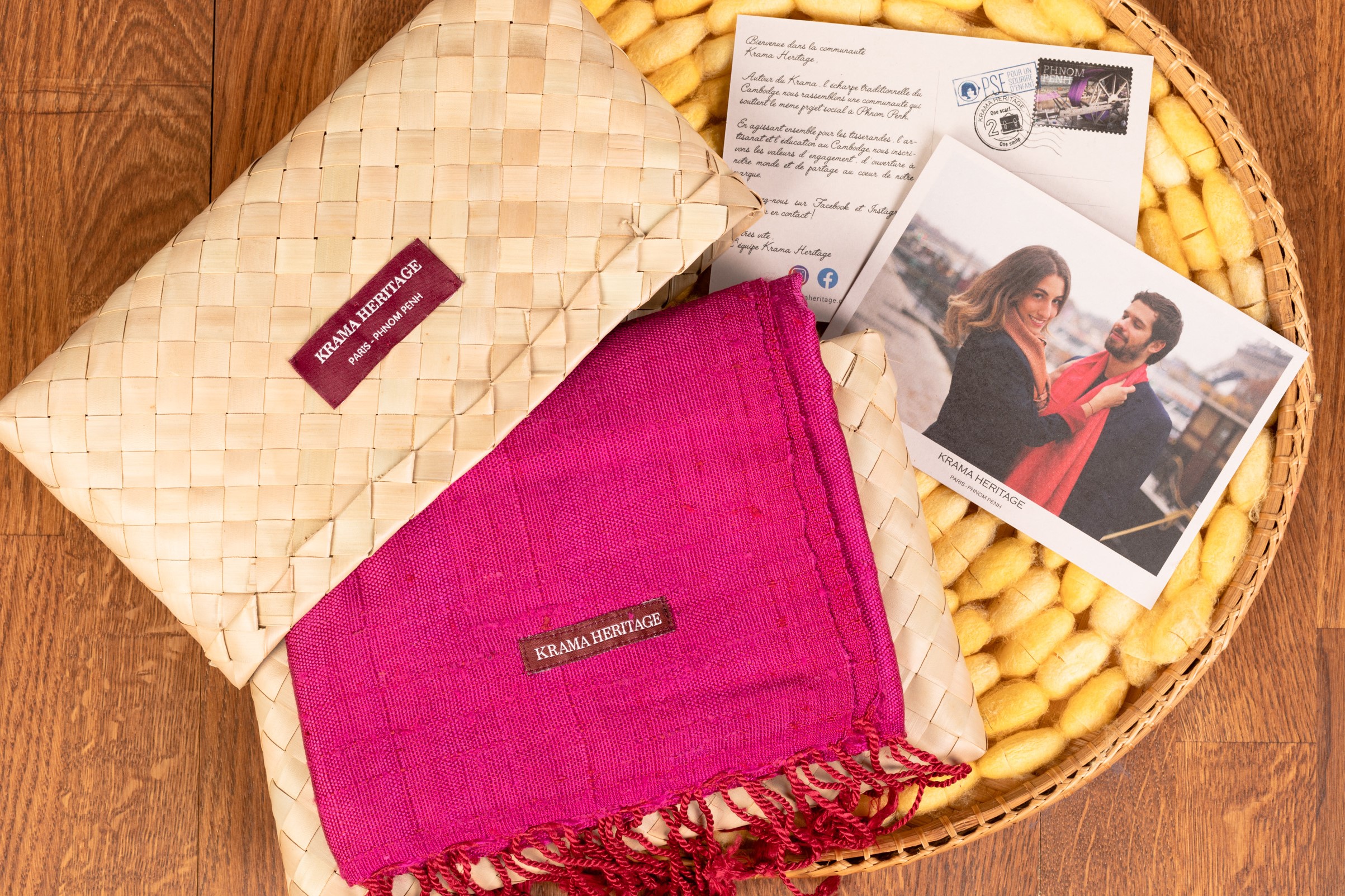 Le Grand Krama Texturé Fushia 3