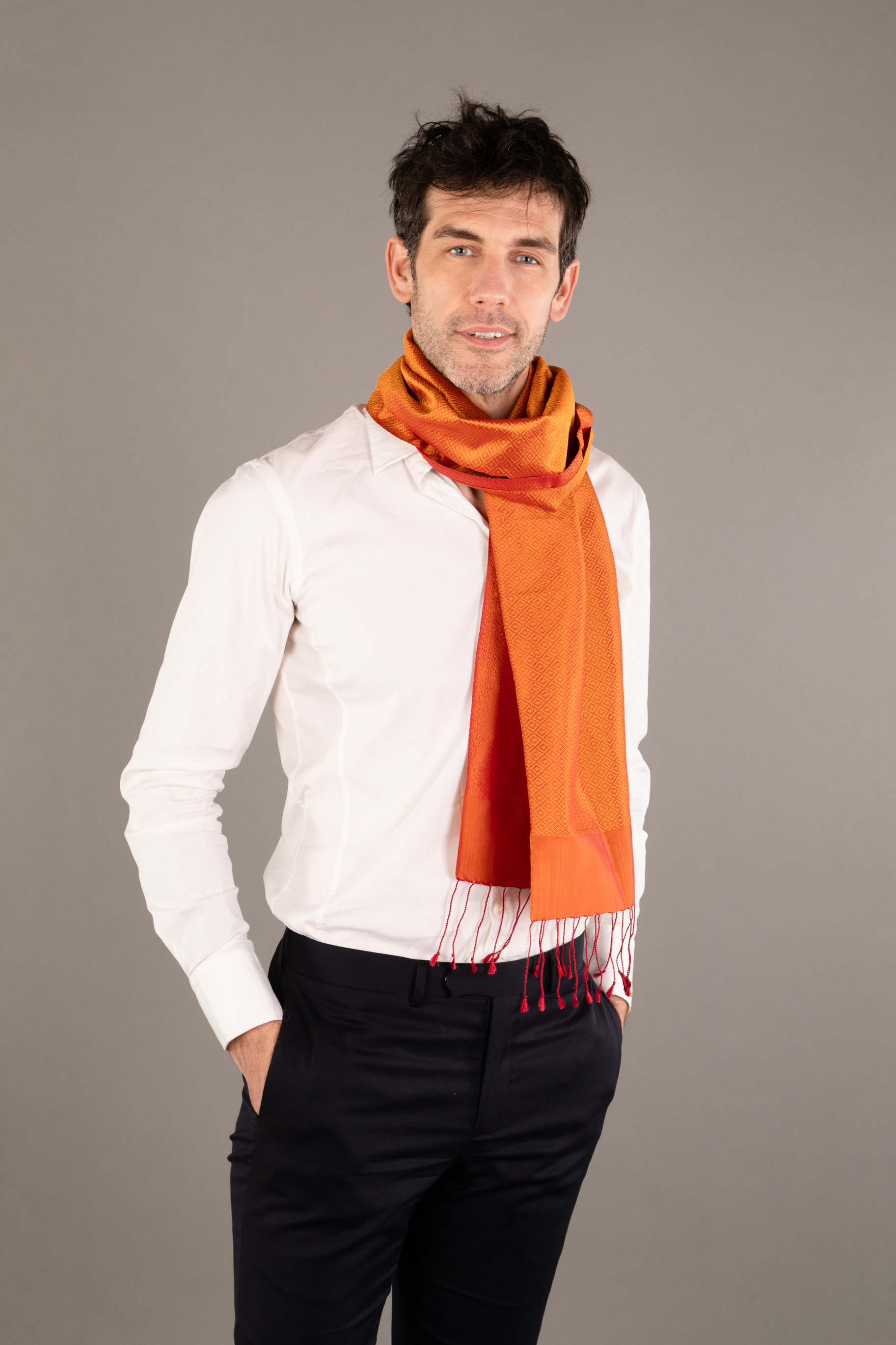 Le Krama en Soie Diamond Luxueux Orangé 4