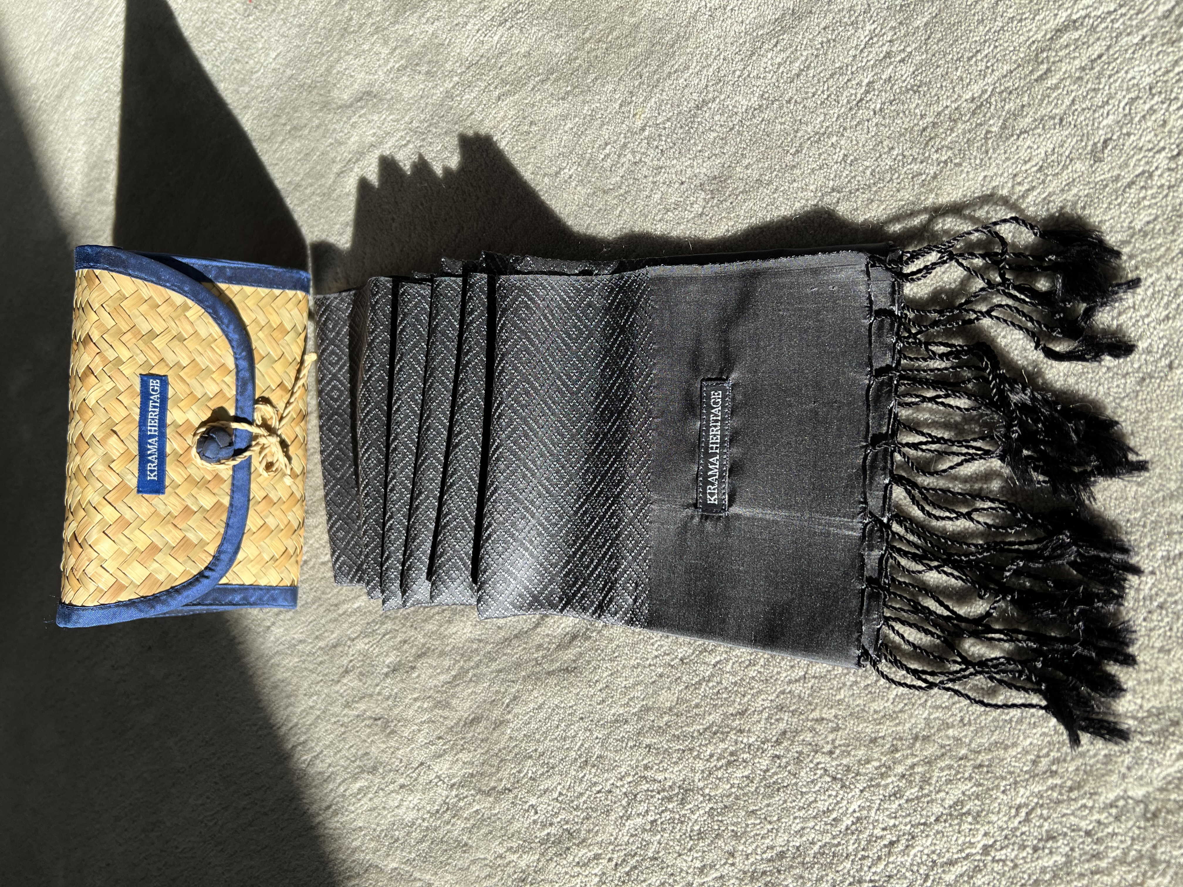 Le Krama en Soie Diamond Luxueux Titane 6