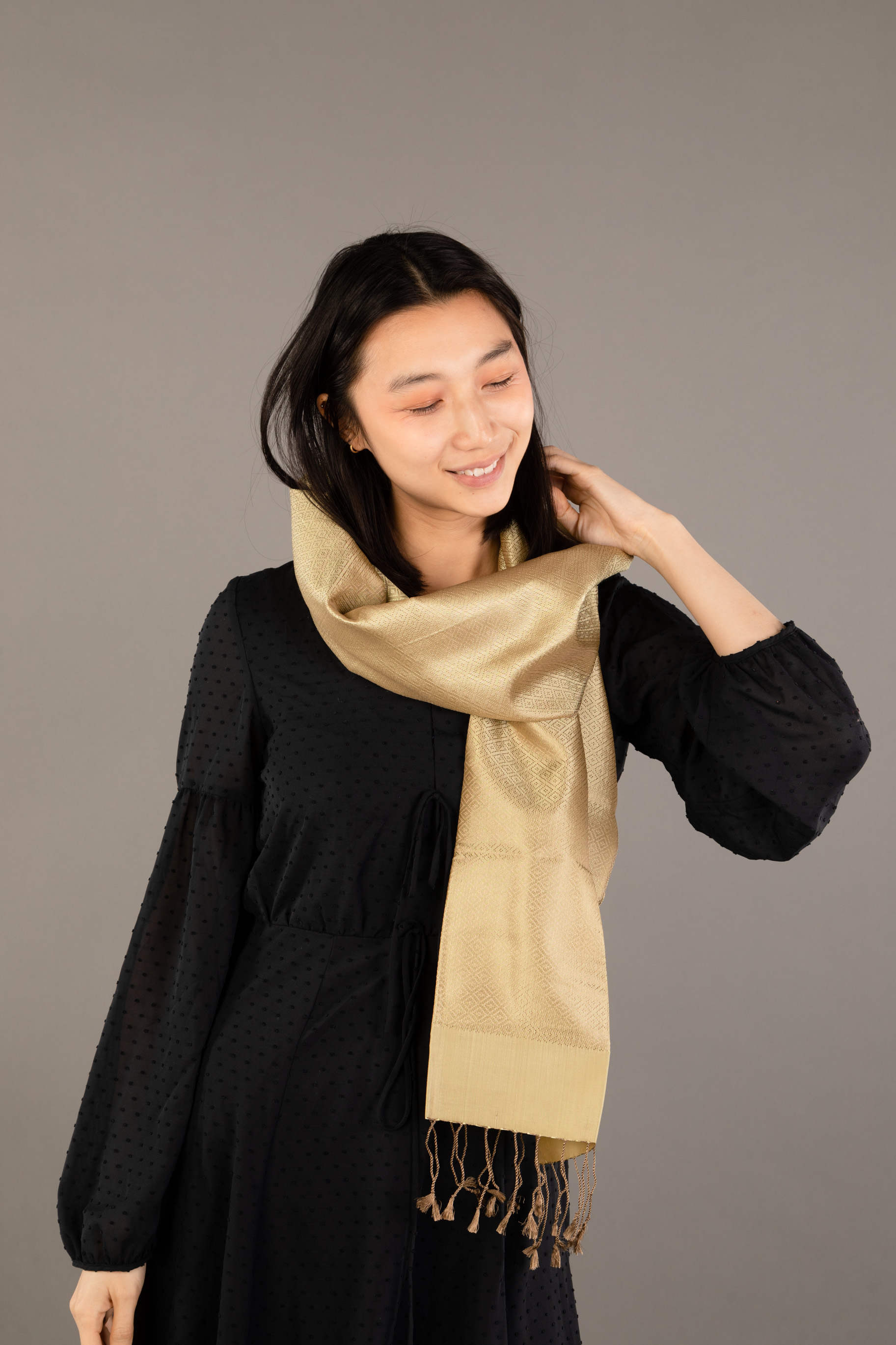 Le Krama en Soie Diamond Luxueux Or 4