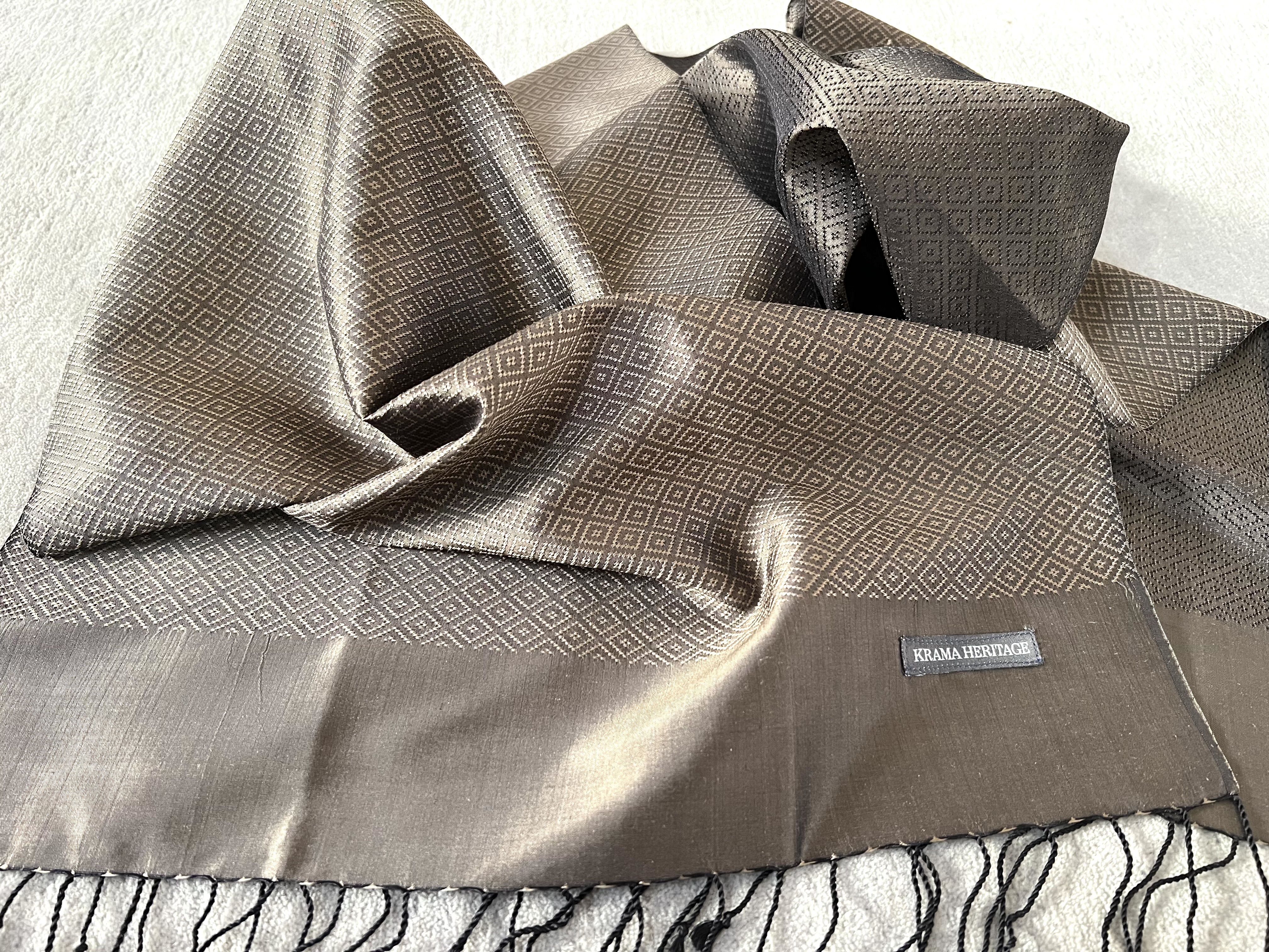 Le Krama en Soie Diamond Luxueux Bronze 8