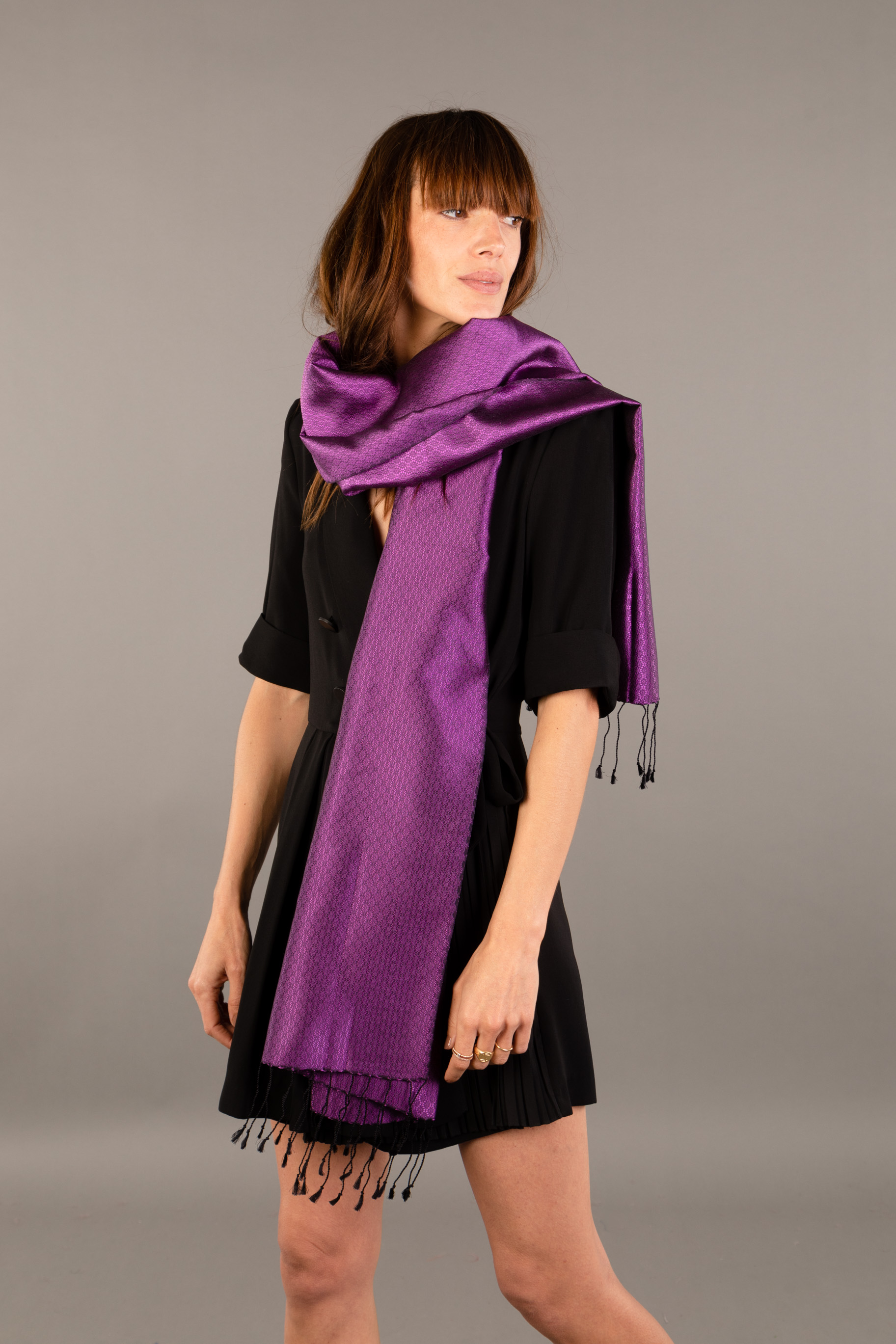 Le Krama en Soie Jasmin Luxueux Améthyste 3