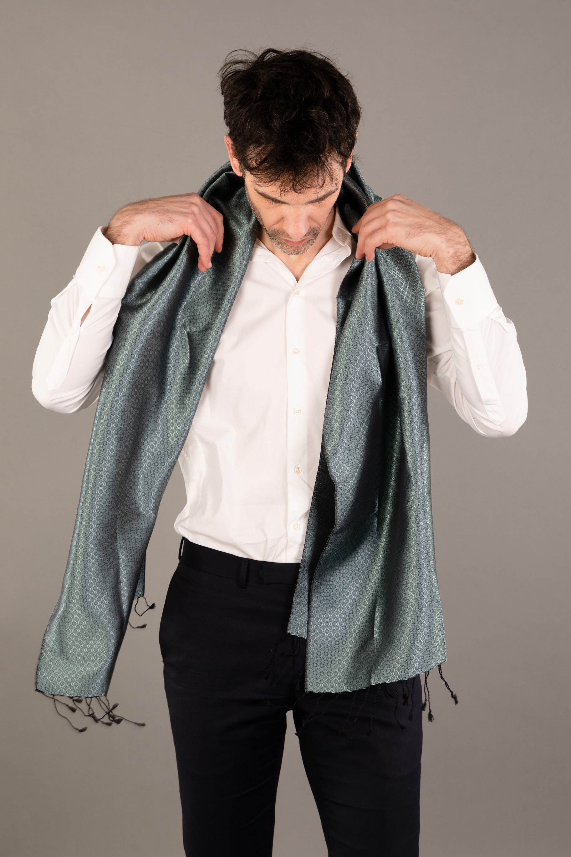 Le Krama en Soie Jasmin Luxueux Aigue-Marine 2