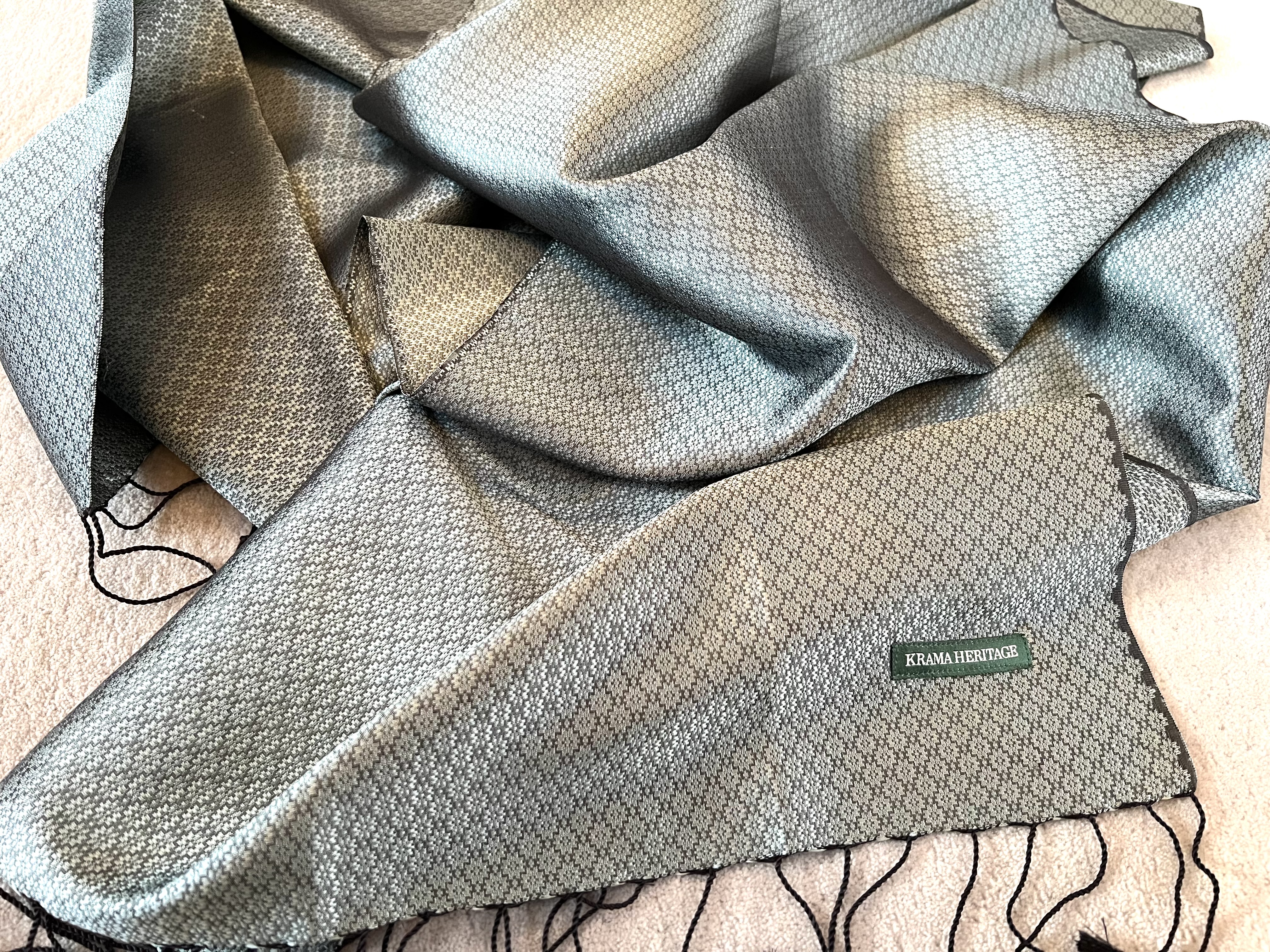 Le Krama en Soie Jasmin Luxueux Aigue-Marine 7