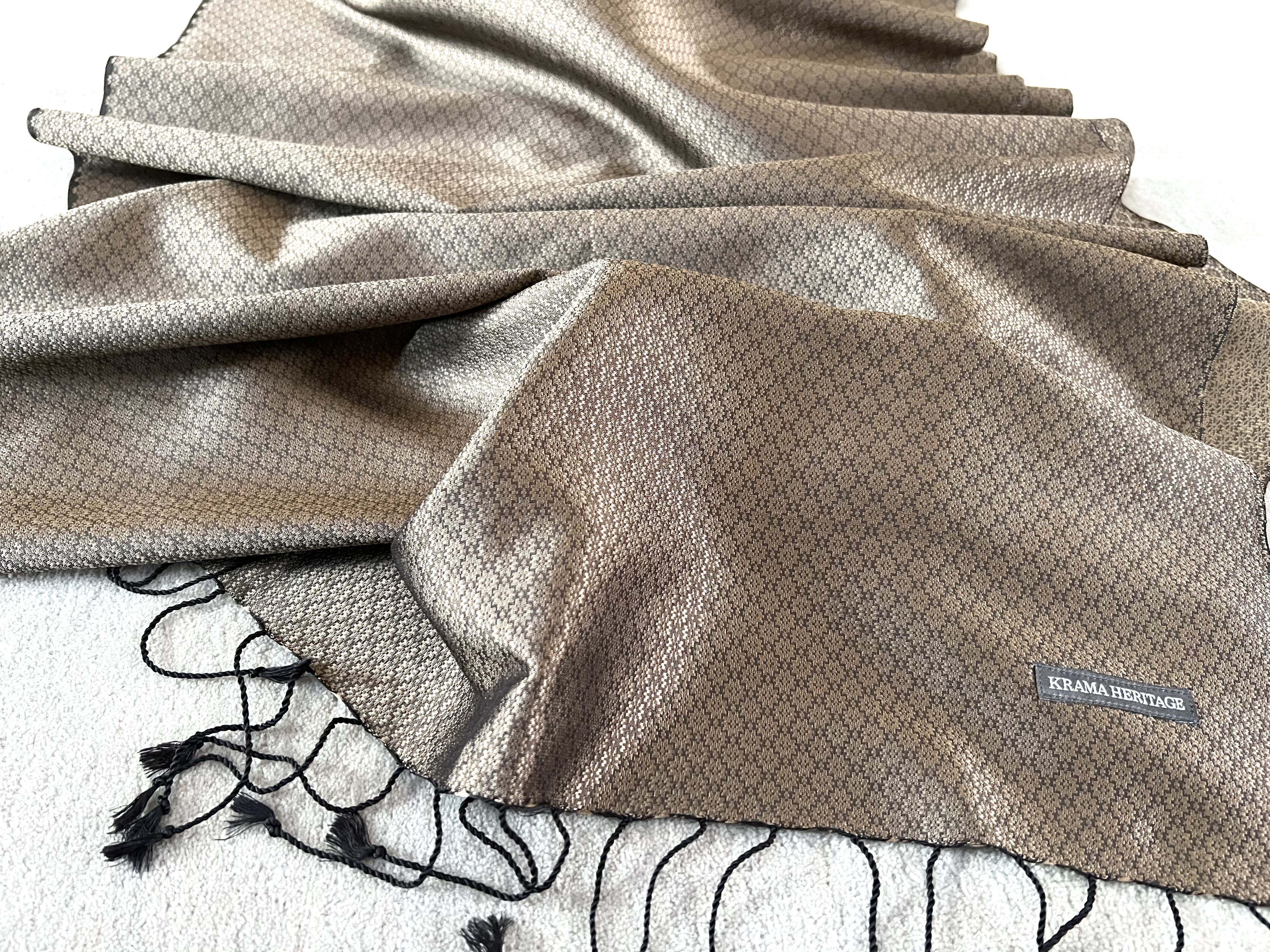 Le Krama en Soie Jasmin Luxueux Topaze 8