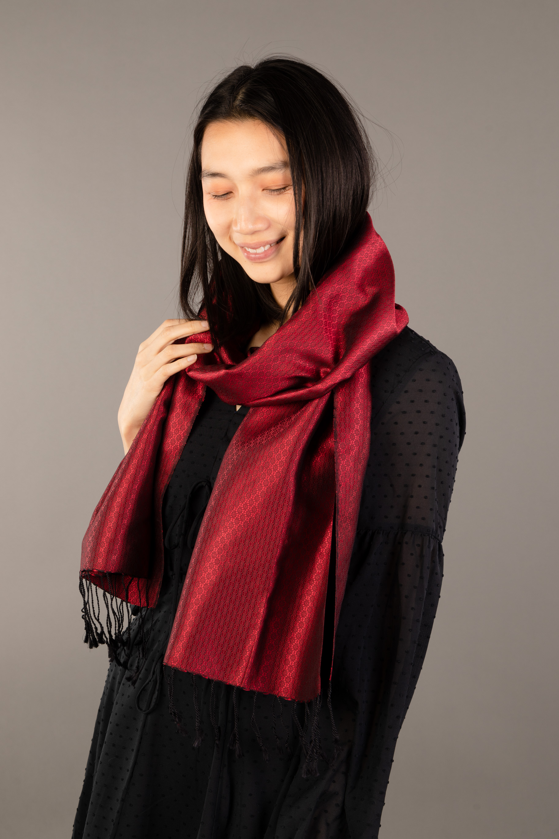 Le Krama en Soie Jasmin Luxueux Rubis 4