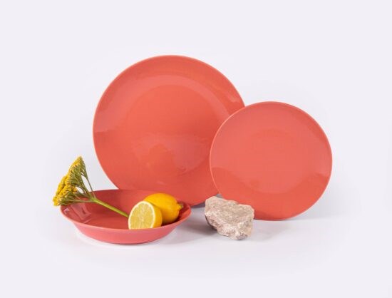 assiette en porcelaine creuse terracotta