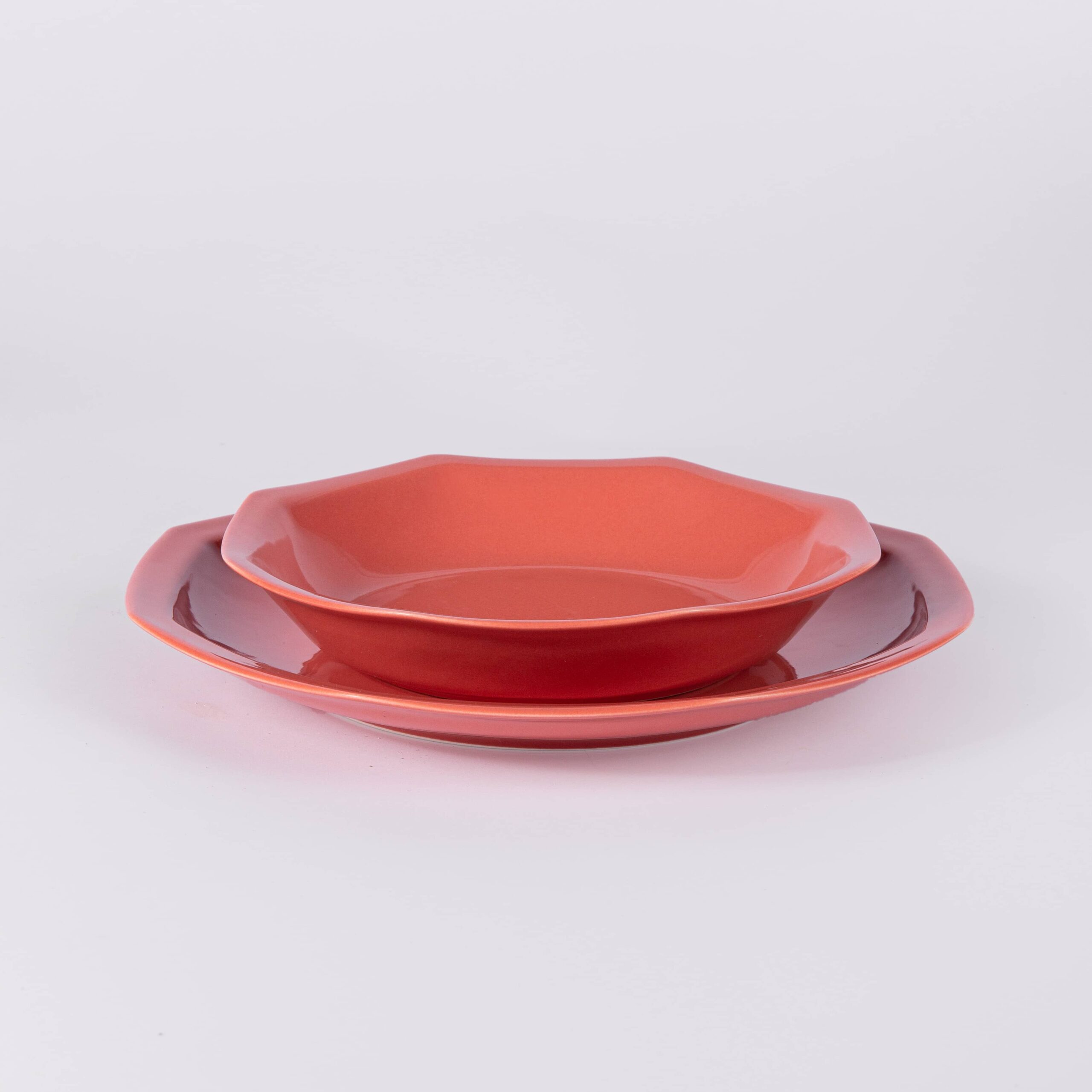 assiette creuse octogonale en porcelaine terracotta