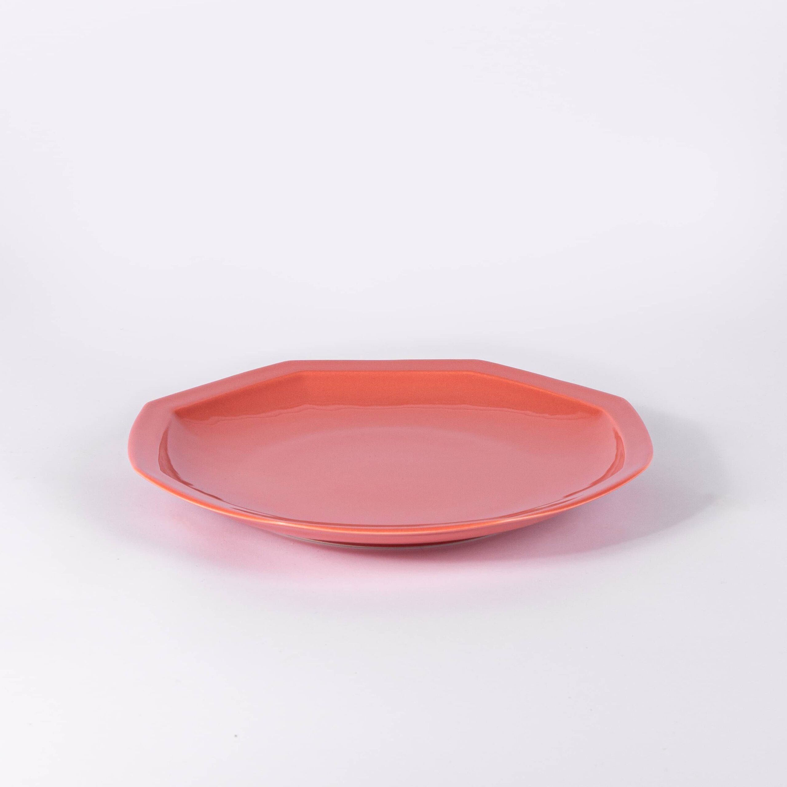 assiette plate octogonale en porcelaine terracotta