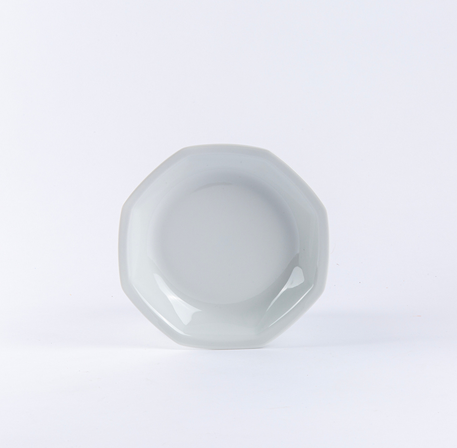 Assiette creuse octogonale en porcelaine de Limoges - Blanche 4