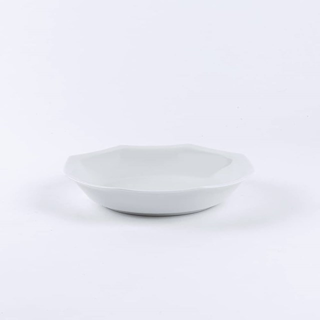 assiette creuse octogonale en porcelaine de Limoges blanche