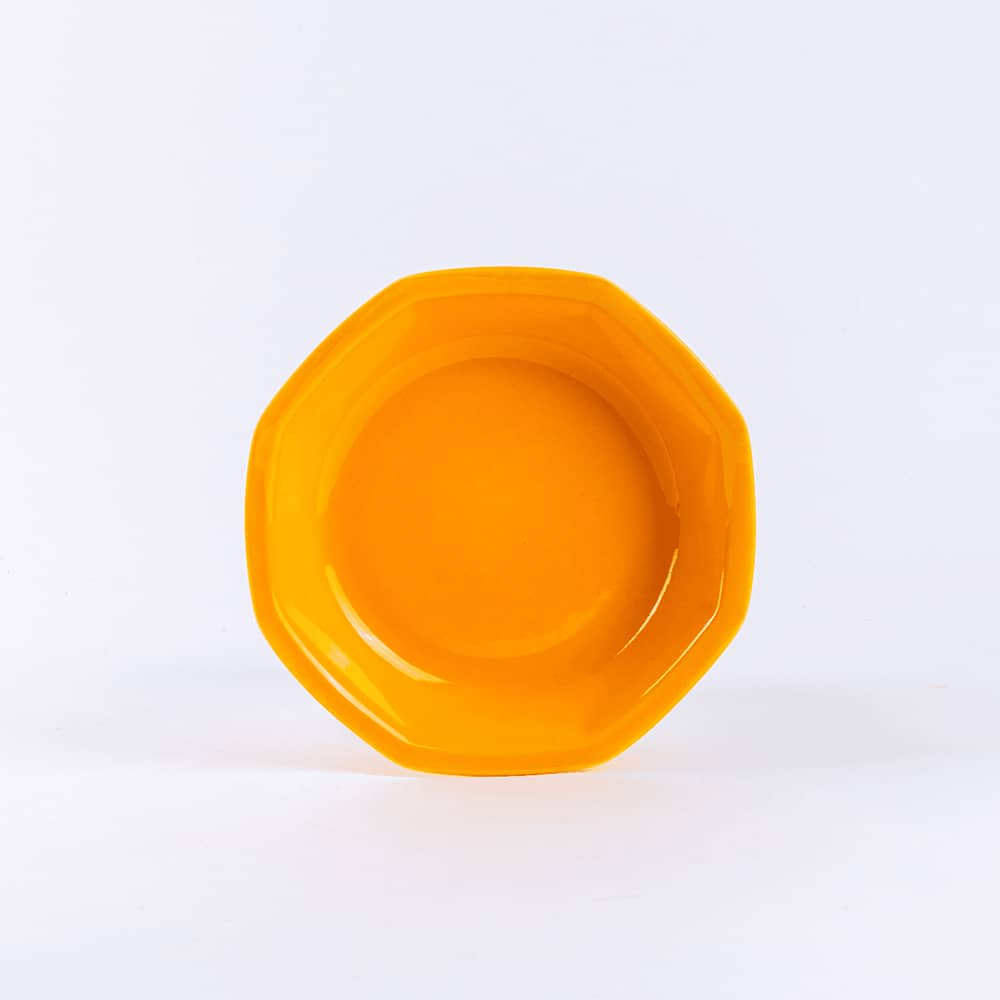 assiette creuse octogonale en porcelaine jaune