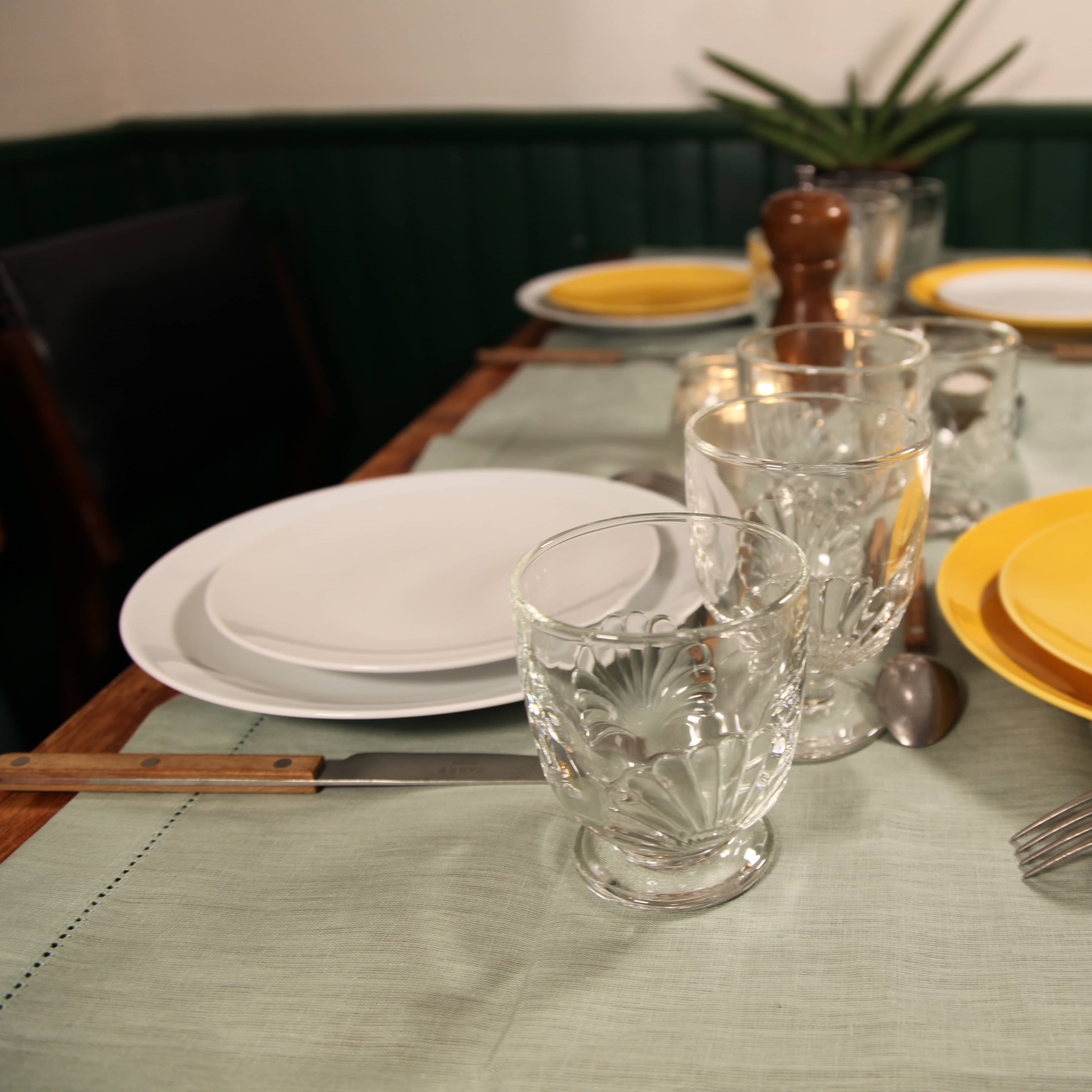 Assiette plate ronde en porcelaine de Limoges - Blanche 4