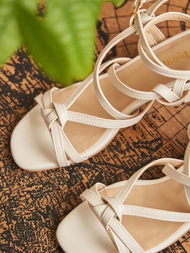 sandales Hoya crème 100% recyclées, végétales et naturelles de près