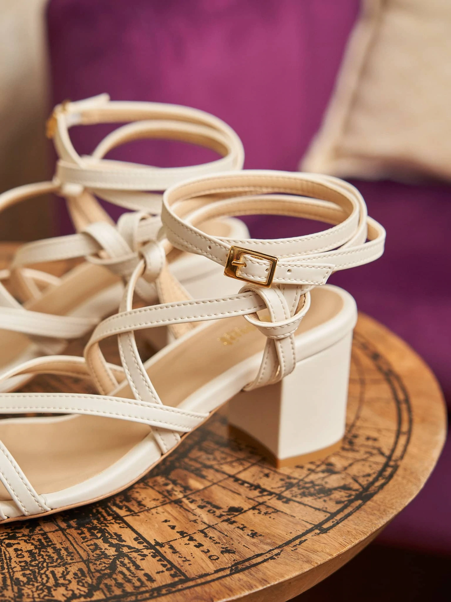 sandales Hoya crème 100% recyclées, végétales et naturelles de près