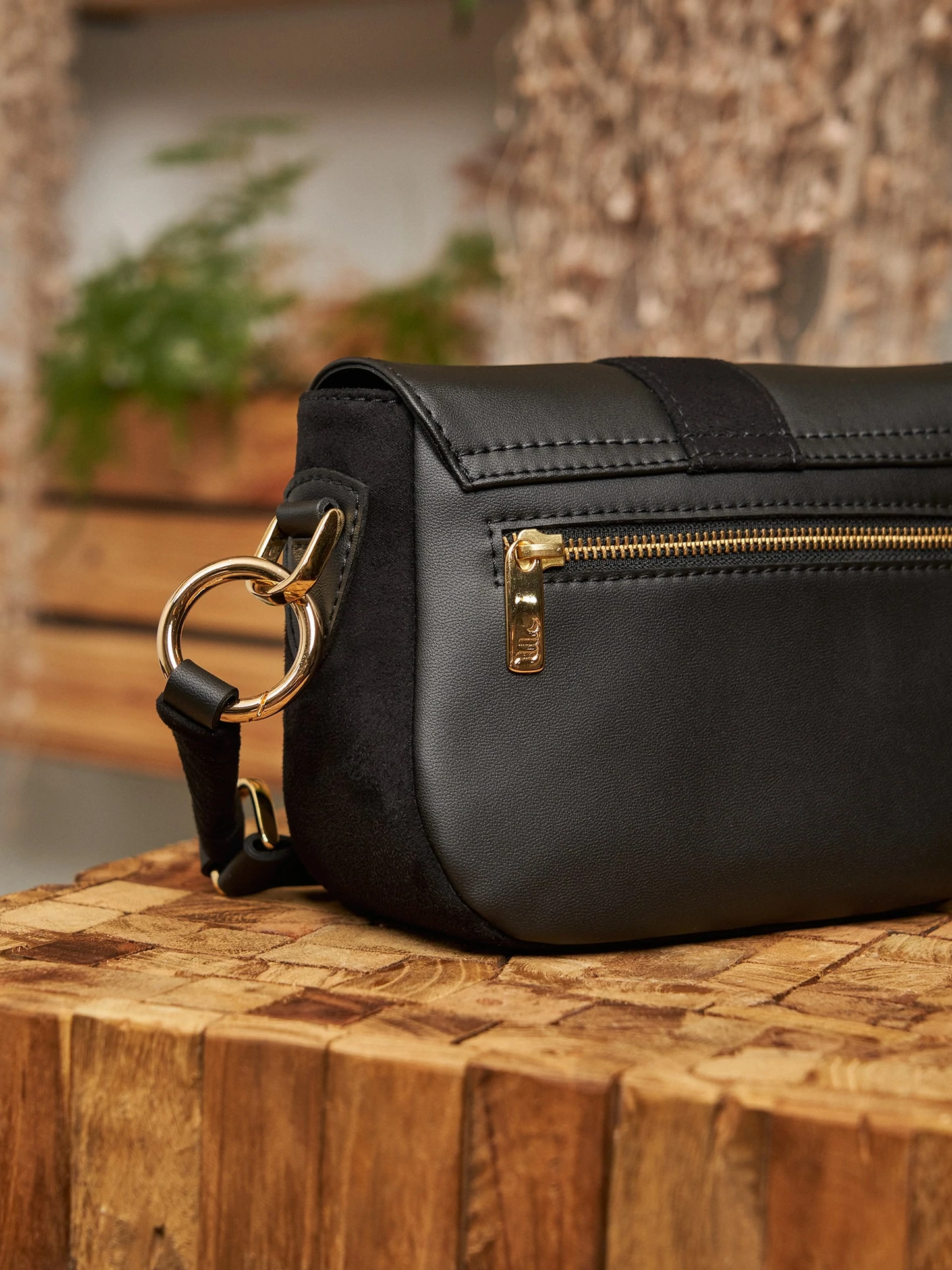 sac Mira noir 100% recyclé, végétale et naturel de dos