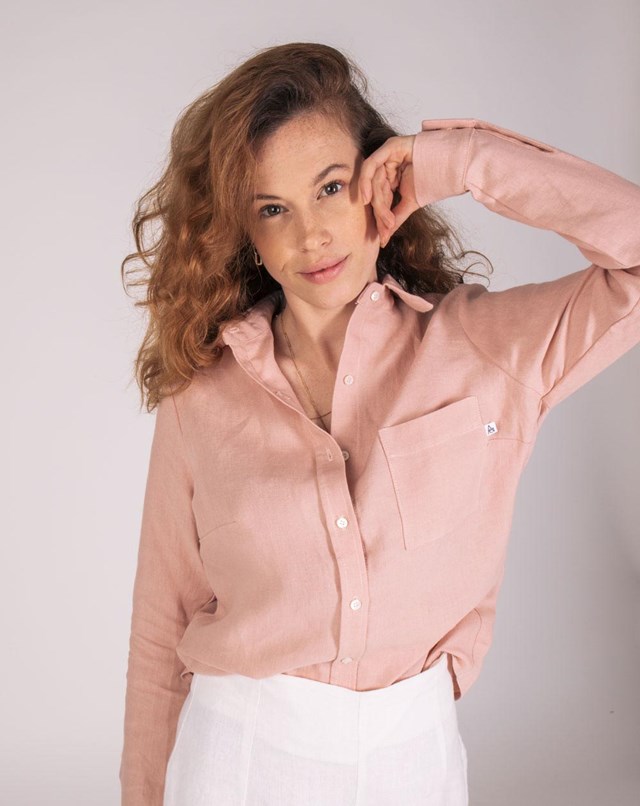 Chemise Aatise en lin rose écoresponsable devant