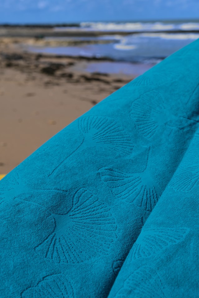 Fouta de Plage "Lagon" en Coton 100 % Biologique. Motif “Fleur de Gingko”  3