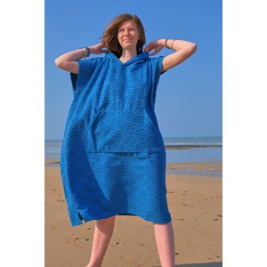 Poncho de Plage “Plume de Paon” en Vagues Japonaises. NEW 2022