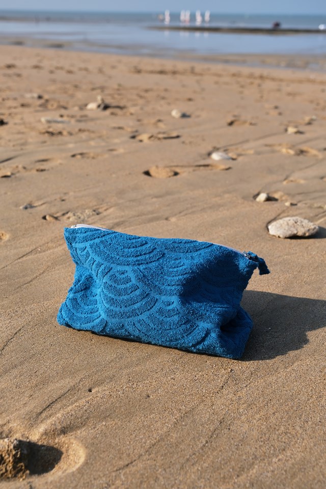 Pochette de Plage “Plume de Paon” en Vagues Japonaises. NEW 2022  3
