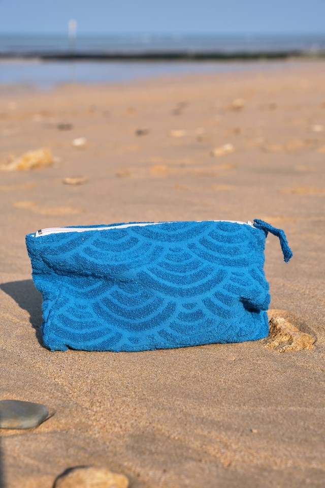 Pochette de Plage “Plume de Paon” en Vagues Japonaises. NEW 2022  2