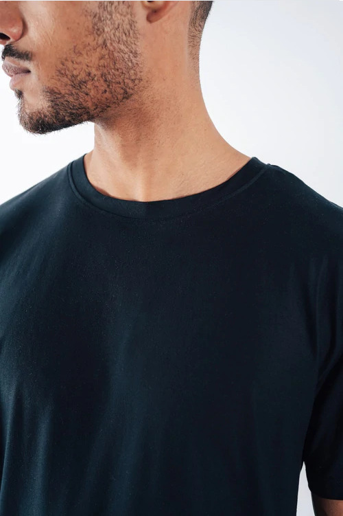 T-shirt noir en lyocell - Manifesto 6