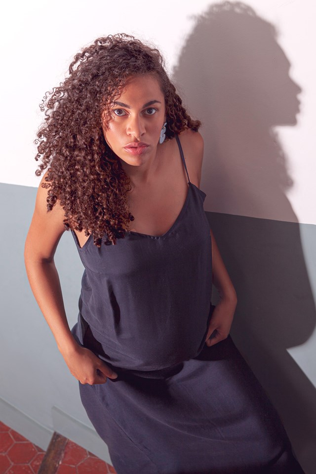 Naissance publique robe de grossesse et d'allaitement forme lingerie couleur bleu marine en cupro