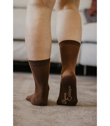Chaussettes unisexe marrons en coton bio 3