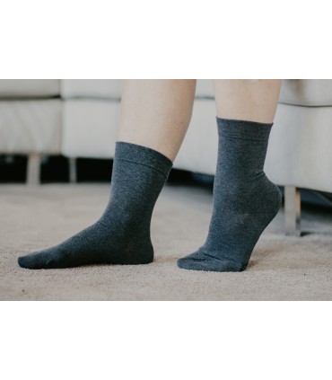 Chaussettes unisexe grises en coton bio 5