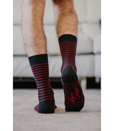 Chaussettes unisexe noires rayées rouges coton bio 3