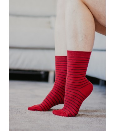 Chaussettes unisexe rouges rayées noires coton bio 2