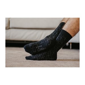 Chaussettes noires unisexe imprimés losanges gris en coton bio