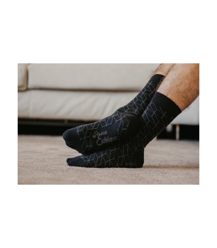 Chaussettes noires unisexe imprimés losanges gris en coton bio