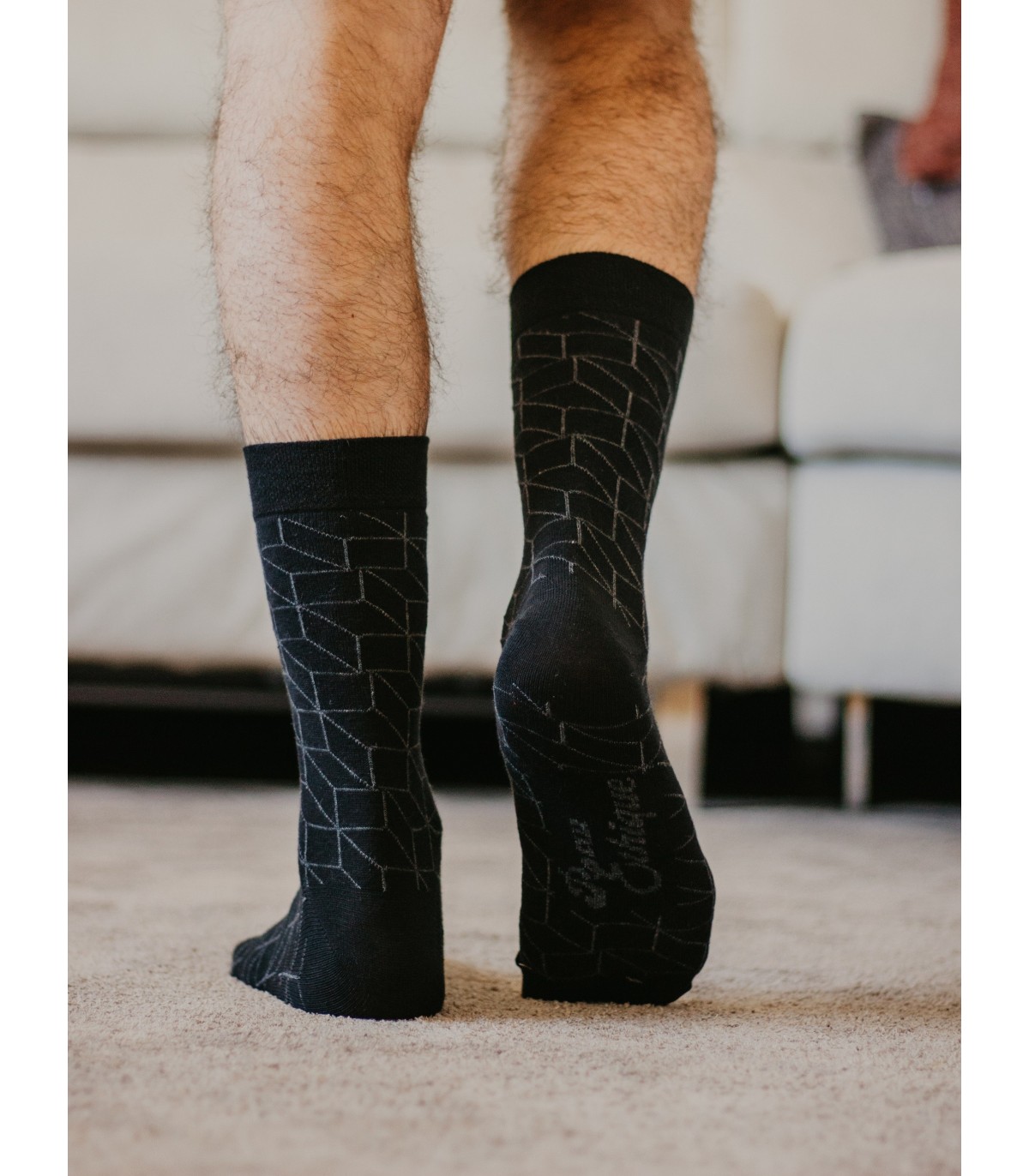 Chaussettes noires unisexe imprimés losanges gris en coton bio 4