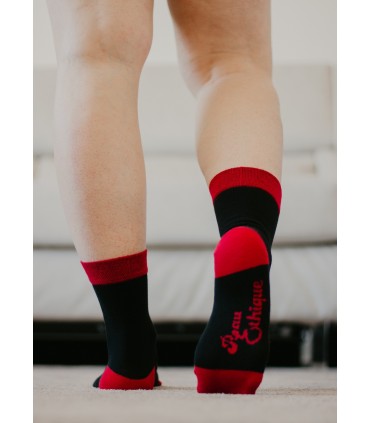 Chaussettes unisexe noires talon rouge en coton bio 3