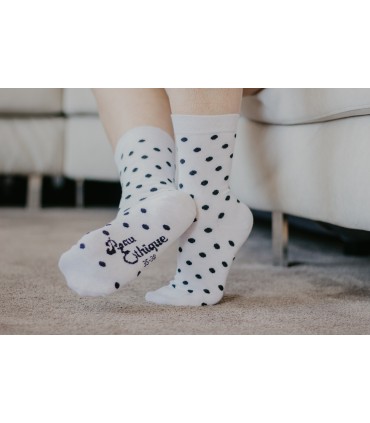Chaussettes unisexe blanches pois noirs en coton bio 5