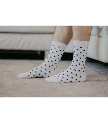 Chaussettes unisexe blanches pois noirs en coton bio 4