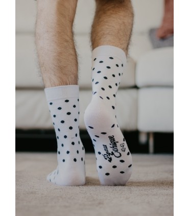Chaussettes unisexe blanches pois noirs en coton bio 3