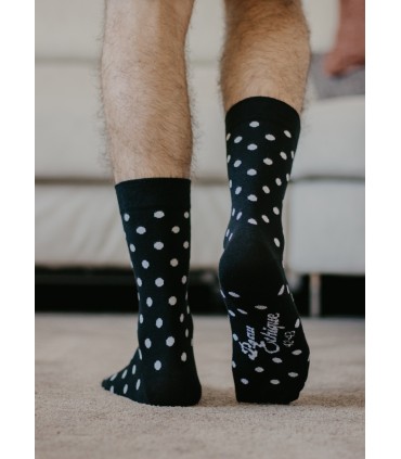 Chaussettes unisexe noires pois blancs en coton bio 4