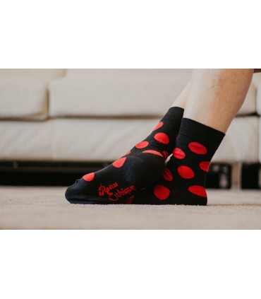 Chaussettes unisexe noires pois rouges en coton bio 5