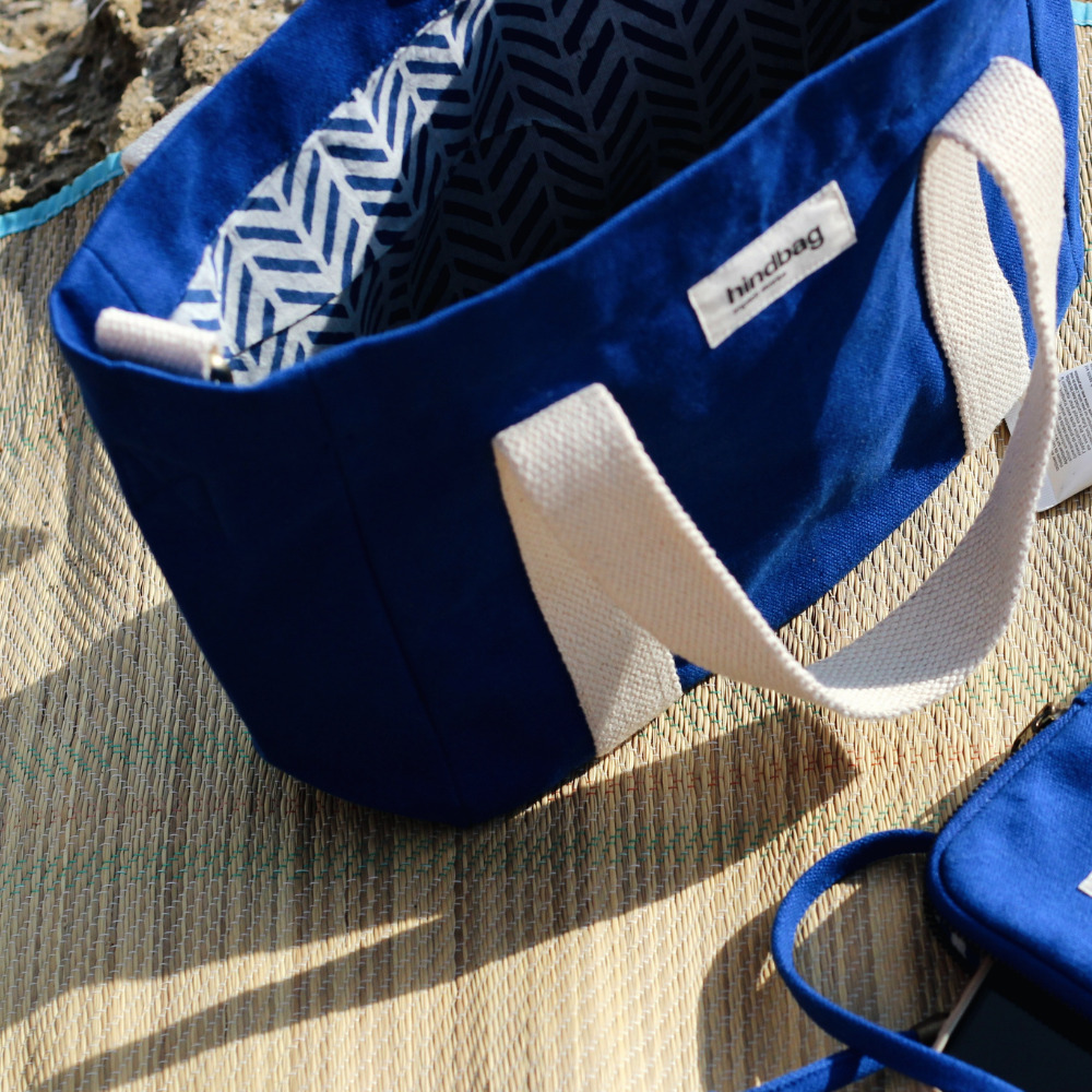 Sac à main cabas LOUISE, avec bandoulière, bleu électrique, coton bio 4