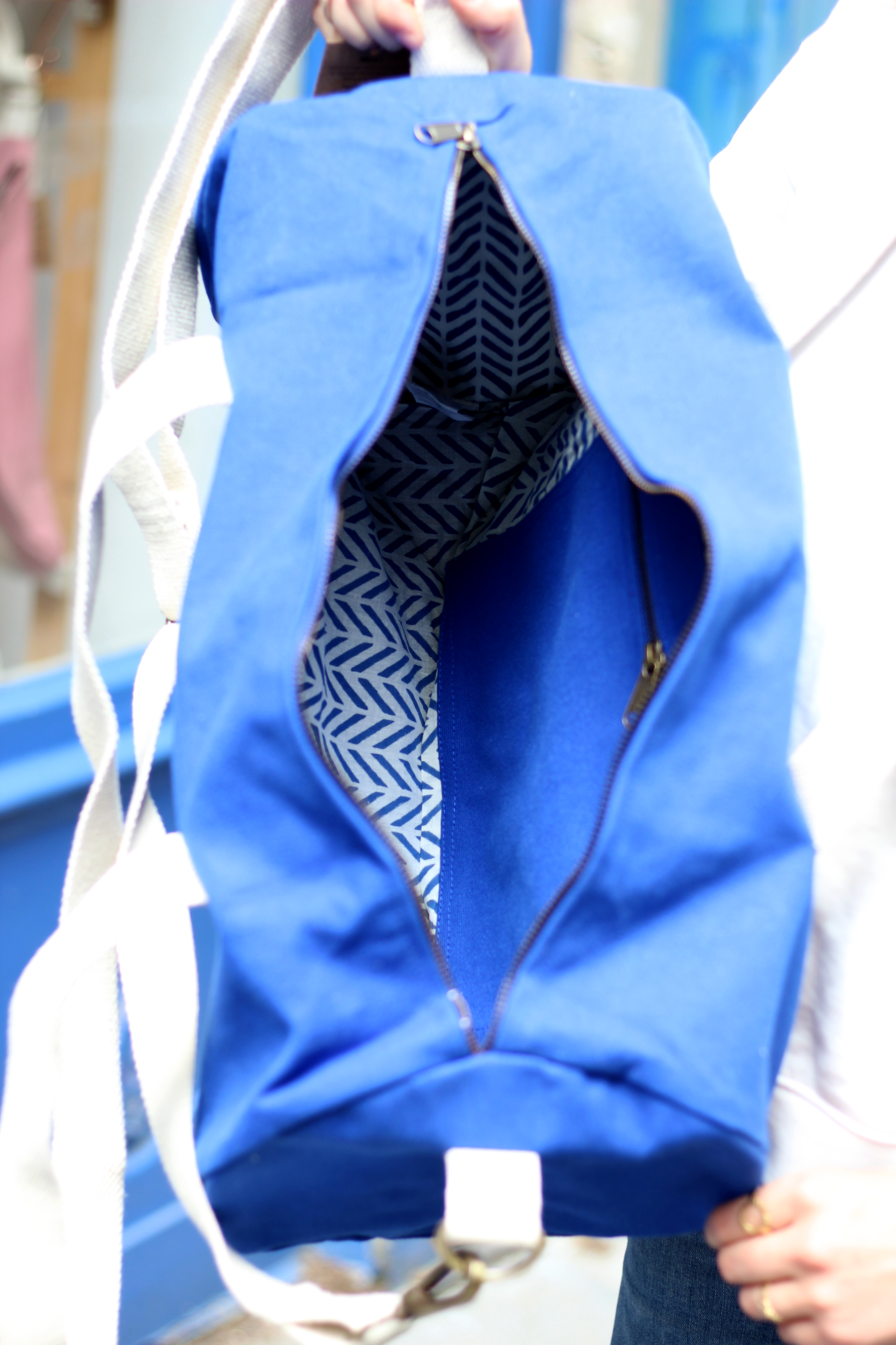 Sac polochon SIMON, avec bandoulière, bleu electrique, coton bio 3