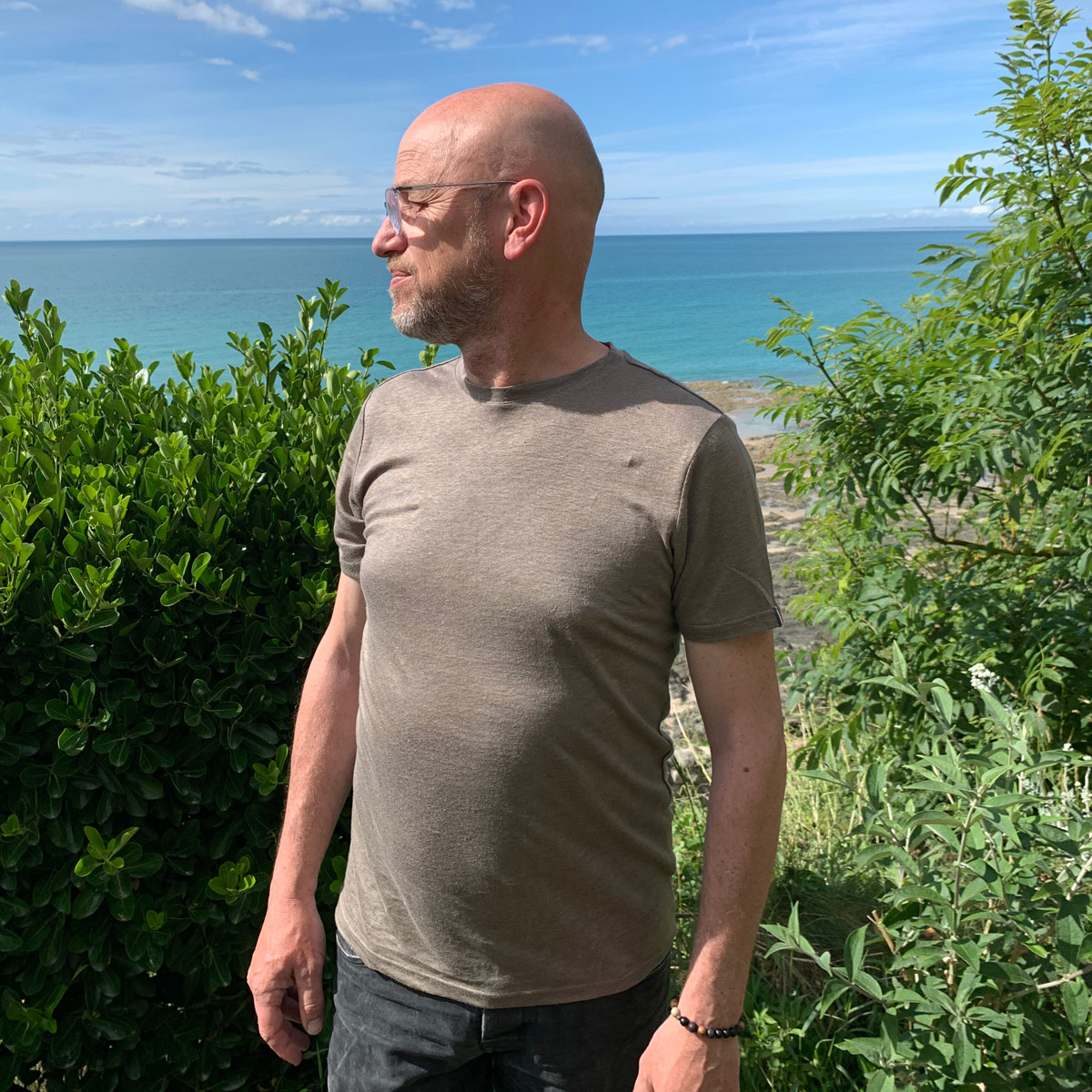 T-shirt en lin bio kaki fabriqué en Normandie 3